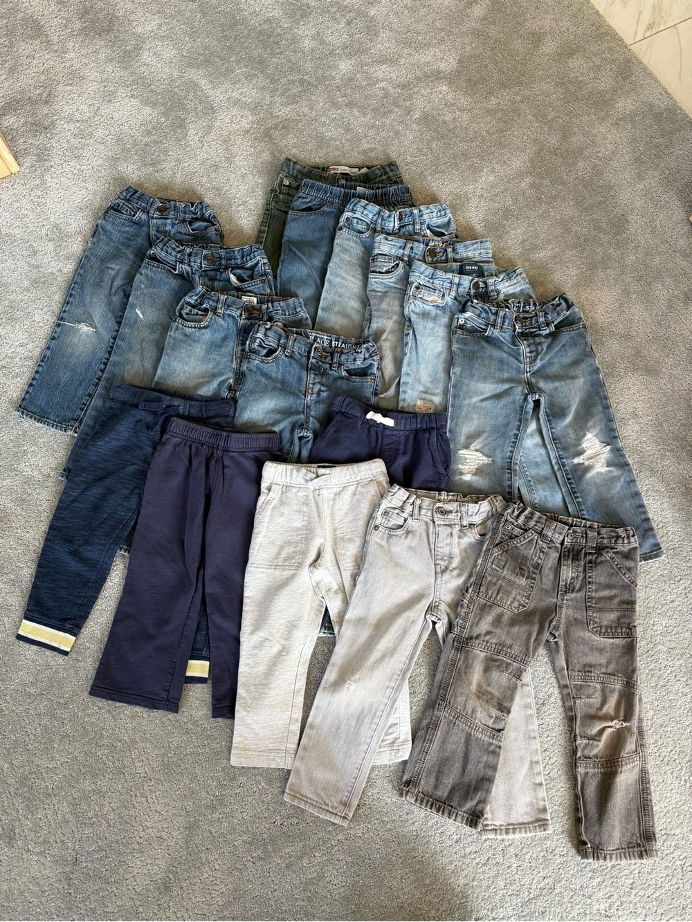 16 pairs Boys 3T play condition Jeans & Joggers